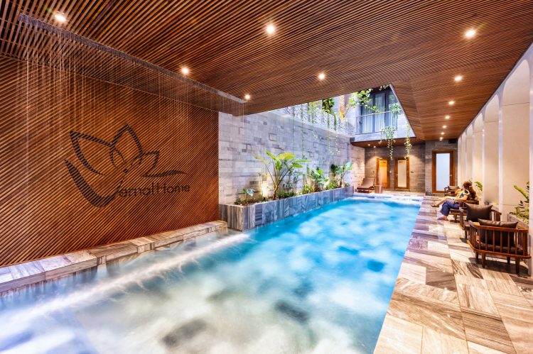 Chụp ảnh khách sạn Vernal tại Đà Nẵng