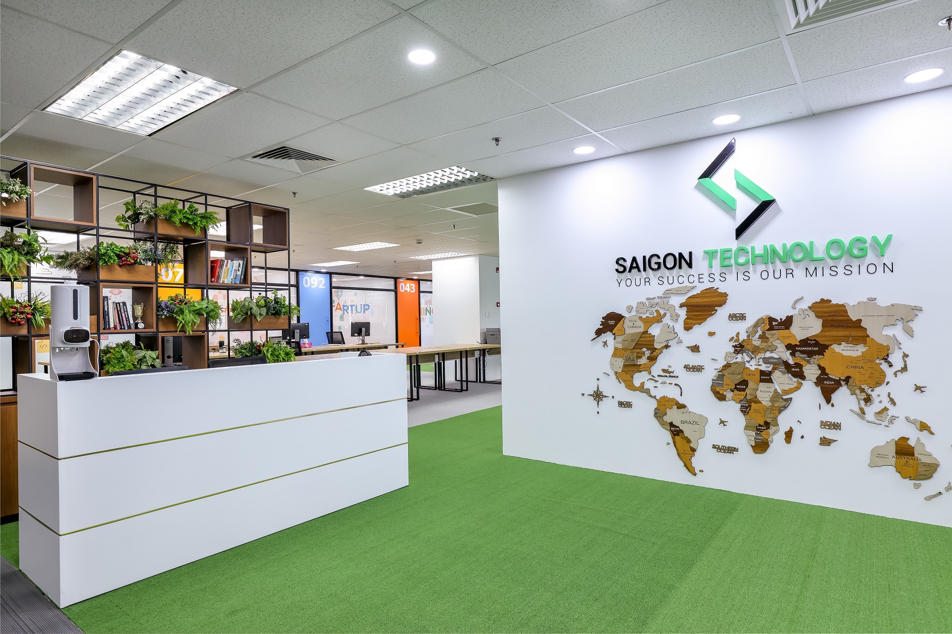 Chụp ảnh văn phòng Saigon Technology Đà Nẵng