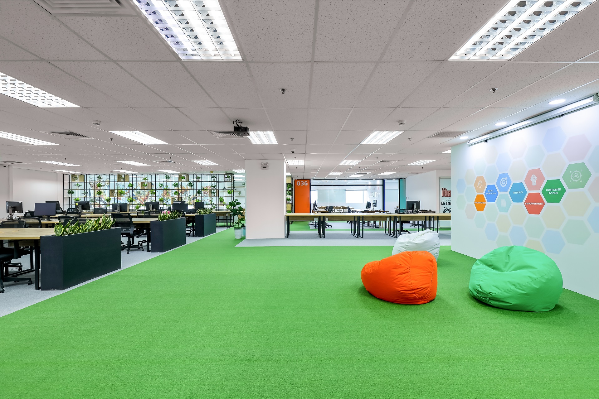 Chụp ảnh văn phòng Saigon Technology Đà Nẵng
