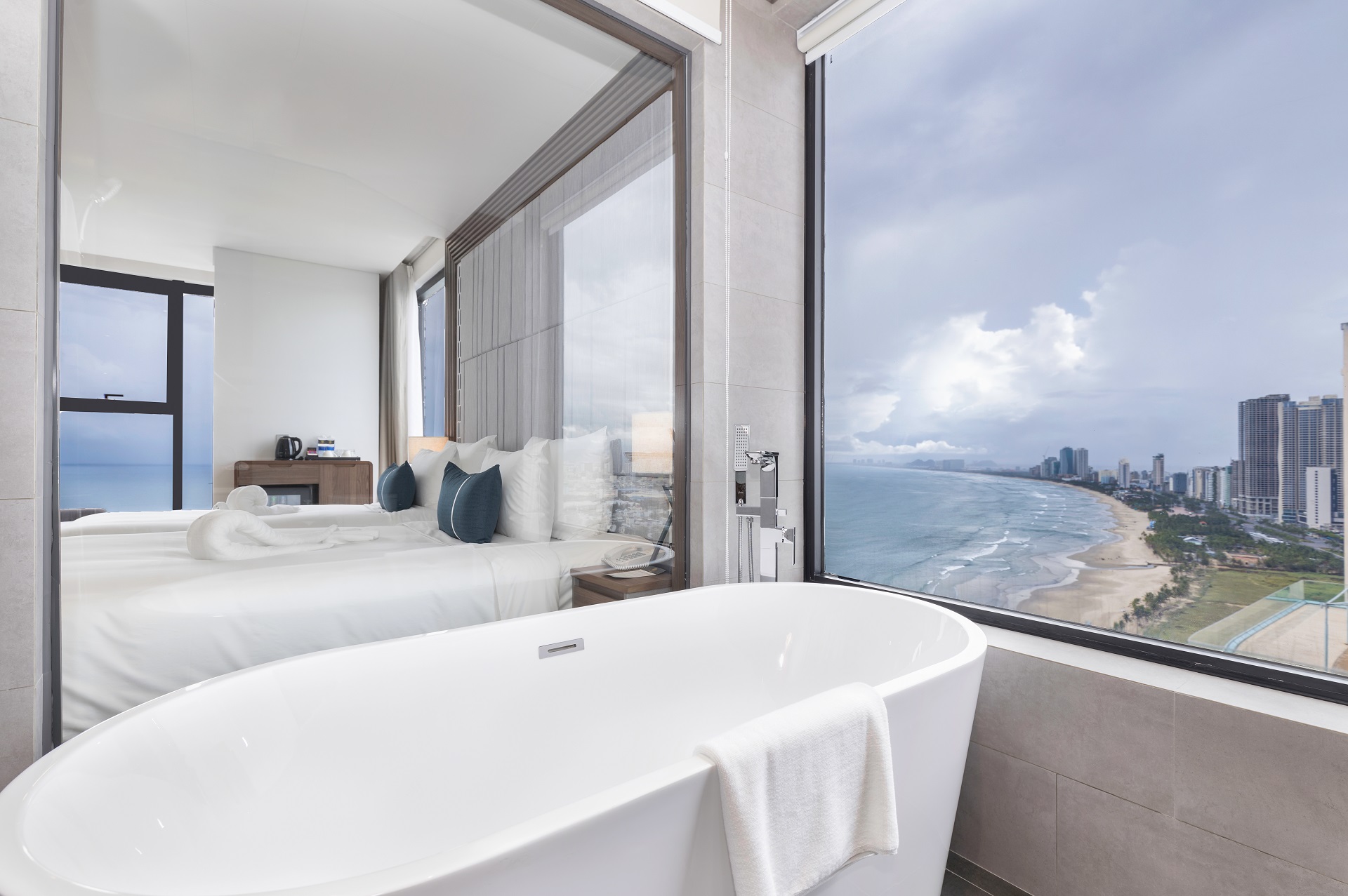 Chụp ảnh khách sạn Peninsula Đà Nẵng 01
